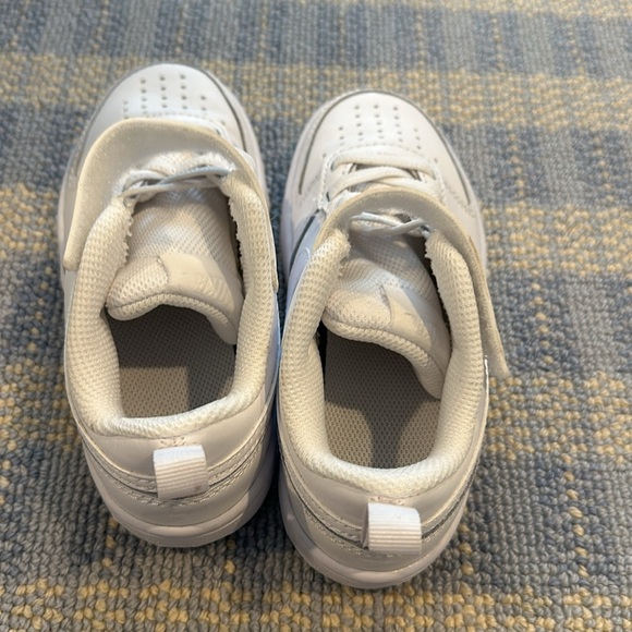 Nike Toddler Low Court Sneakers - Picture 3 of 6